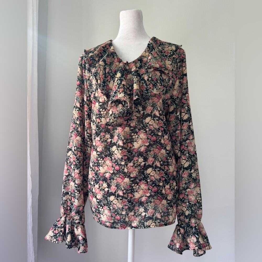 Vintage ‘90s Daniel Caron Floral Print Ruffled Long Sleeve Relaxed Fit Blouse